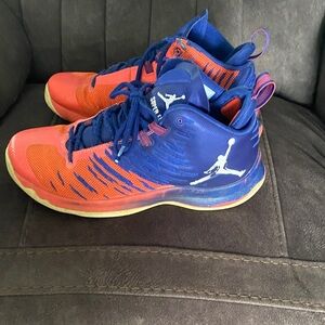 Men’s Super-Fly Jordan’s Pink and Blue Basketball Shoes size 9.